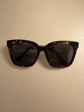 Diff Eyewear Tortoise Shell Square Sunglasses - Dark Lenses
